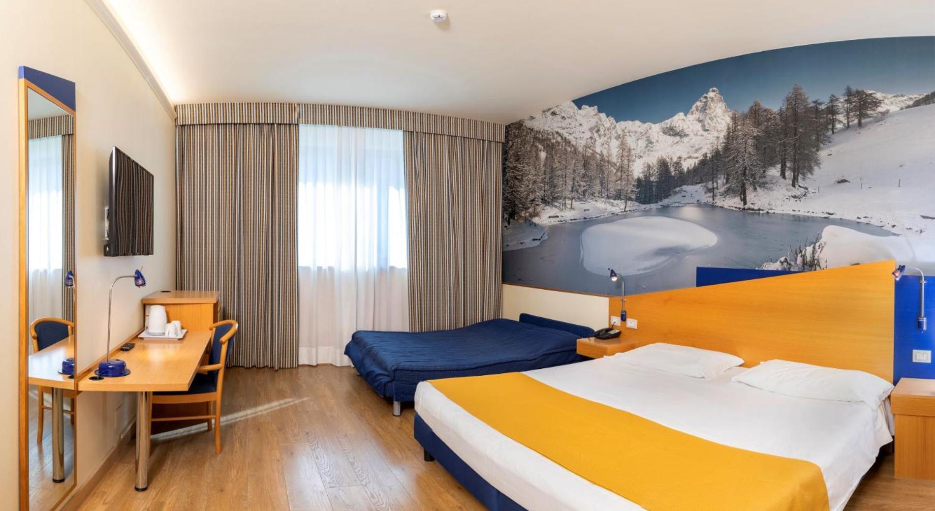 Hotel Express Aosta East Экстерьер фото